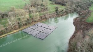 La Chambre d&rsquo;agriculture des Pyrénées-Atlantiques expérimente un dispositif de panneaux photovoltaïques flottant sur une réserve d&rsquo;irrigation